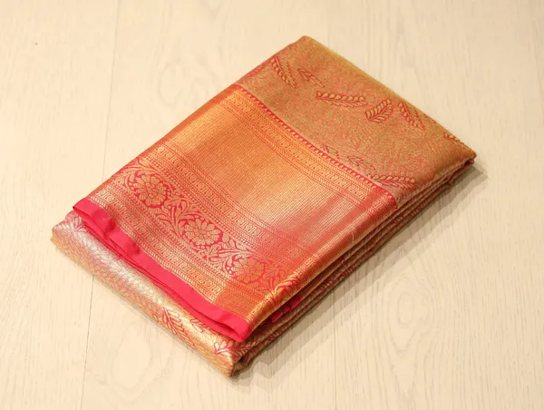 Lavender_Kanchipuram_Inspired_Semi_Silk_Saree_With_Contrast_Border