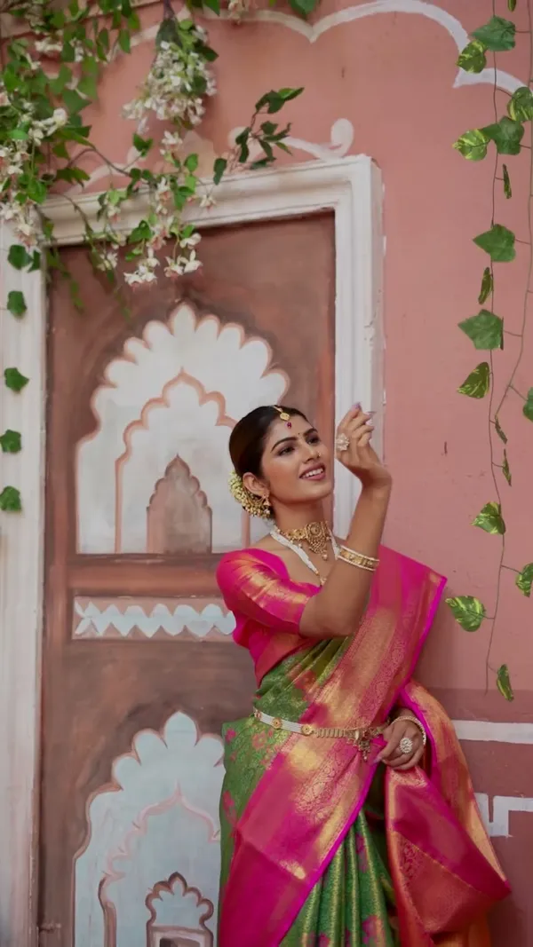Pink_&_Bottle_Green_Kanchipuram_Inspired_Semi_Silk_Saree_With_Zari_Butta_&_Rich_Gold_Pallu