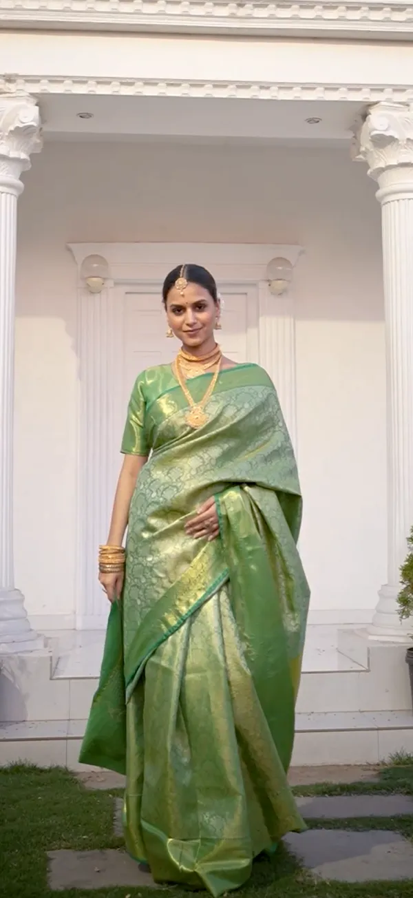 Parrot_Green_Kanchipuram_Inspired_Semi_Silk_Saree_With_Allover_Zari_Jacquard_&_Classic_Pallu