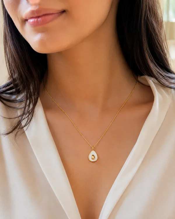 Gold_Tone_Teardrop_Pendant_Necklace_for_Women