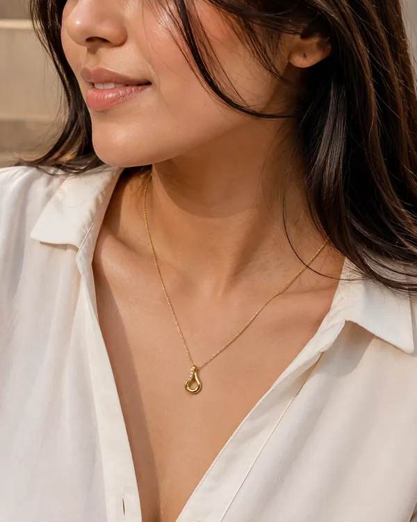 Gold_Tone_Loop_Pendant_Necklace_for_Women