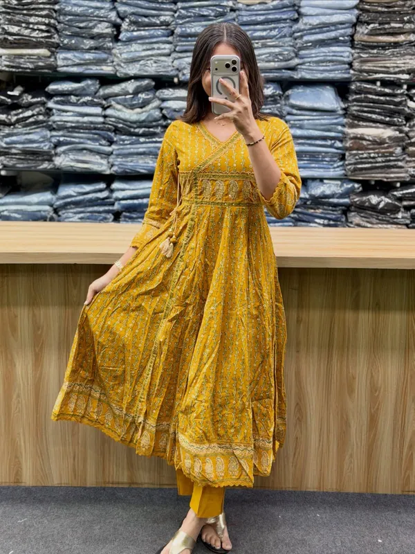 Stylish_Anarkali_Kurti_With_Pant_And_Dupatta_Set