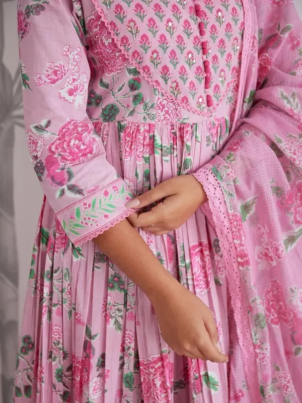 Stylish_Beautifull_Anarkali_Kurti_With_Pant_And_Dupatta_Set