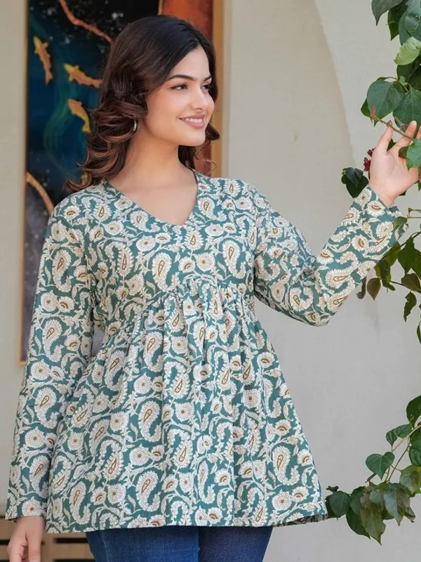 Green_Rayon_Paisley_Print_Tunic_Top_For_Women