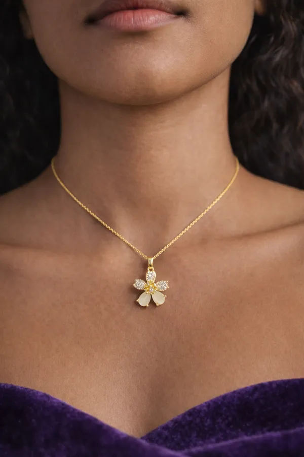 White_Elegant_Floral_Crystal_Pendant_Necklace_With_Gold_Chain_For_Women