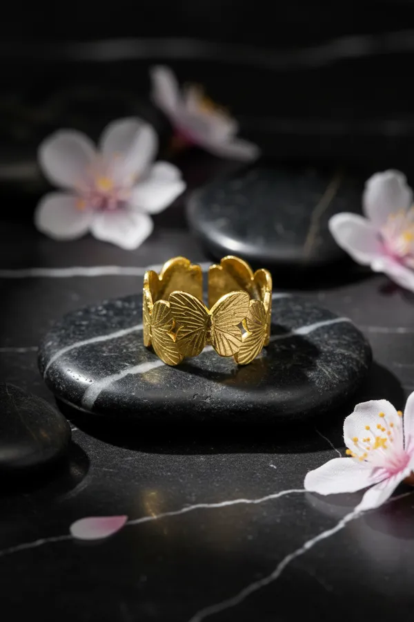 Golden_Elegant_Butterfly_Pattern_Ring_For_Women
