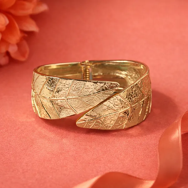 Golden_Leaf_Design_Adjustable_Cuff_Bracelet_For_Women