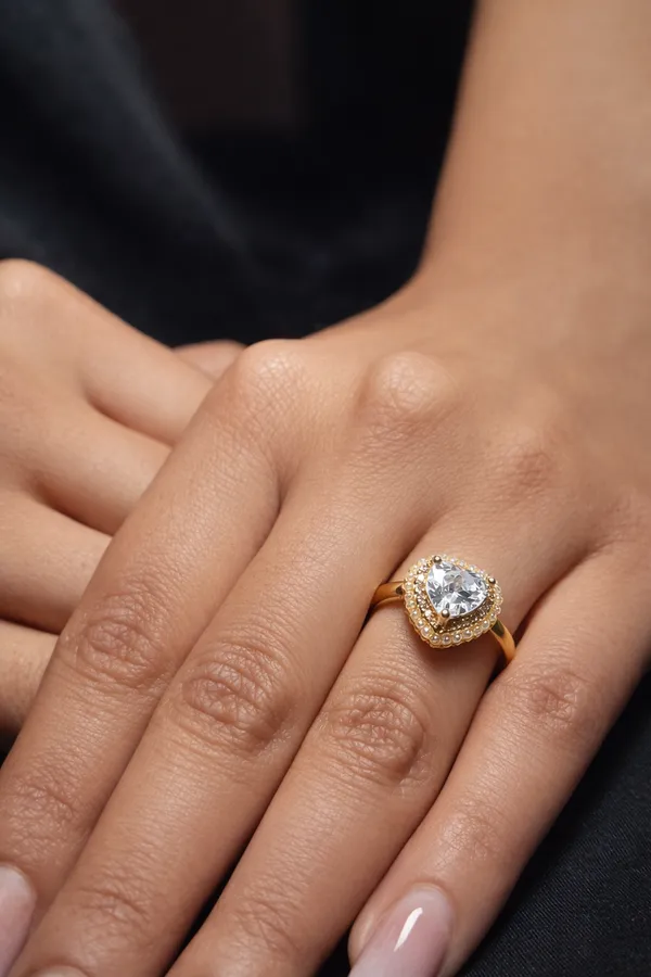 Golden_Heart_Shaped_Diamond_Halo_Engagement_Ring_In_Rose_Gold_For_Women