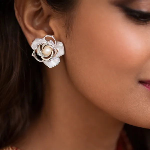 Silver_Elegant_Mother_Of_Pearl_Flower_Stud_Earrings_With_Center_For_Women