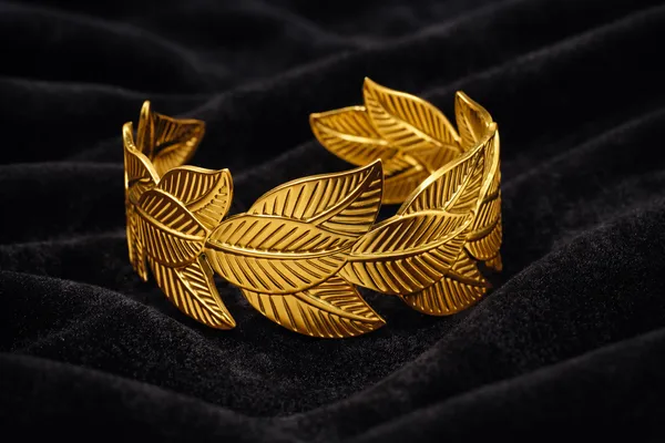 Golden_Leaf_Design_Adjustable_Bracelet_For_Women