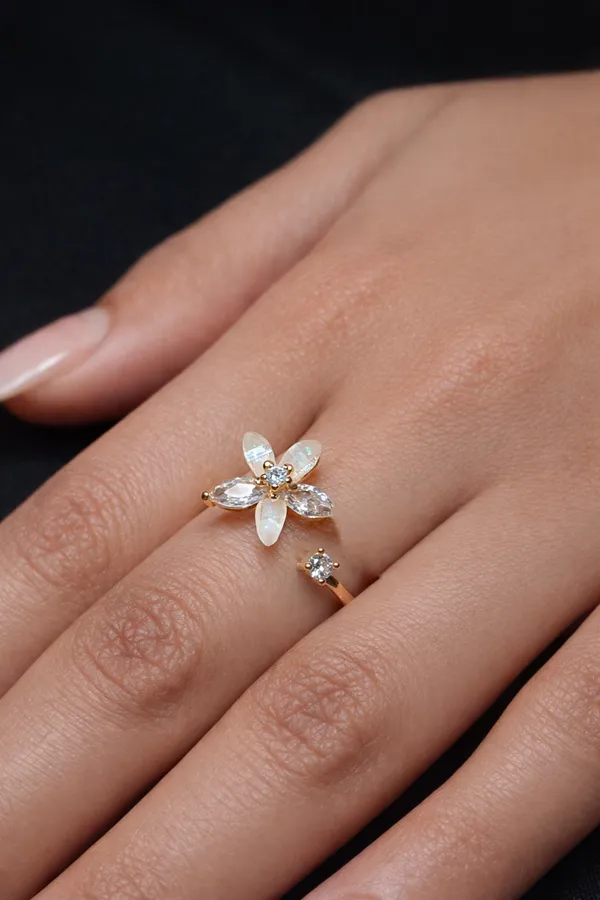 White_Elegant_Floral_Crystal_Open_Ring_Adjustable_Flower_With_Stone_Petals_For_Women