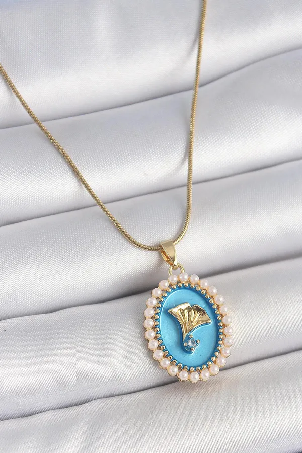 Silver_Blue_Oval_Shell_Pendant_Necklace_With_Pearl_Border_And_Gold_Chain_For_Women