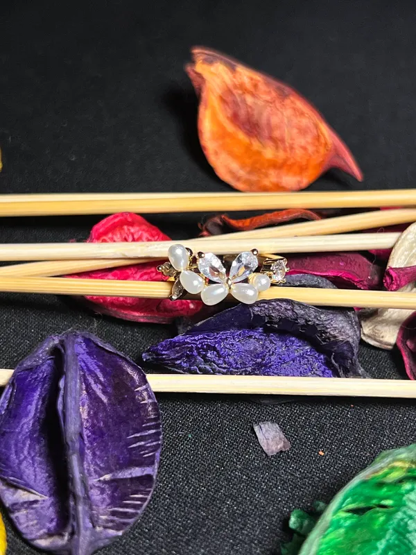 White_Elegant_Opal_And_Crystal_Flower_Ring_Gold_Plated_Adjustable_Open_Band_For_Women