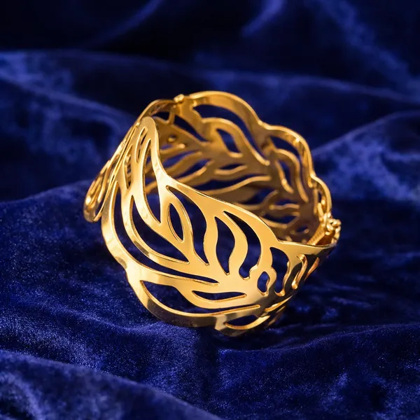 Gold_Plated_Leaf_Design_Statement_Bracelet_For_Women