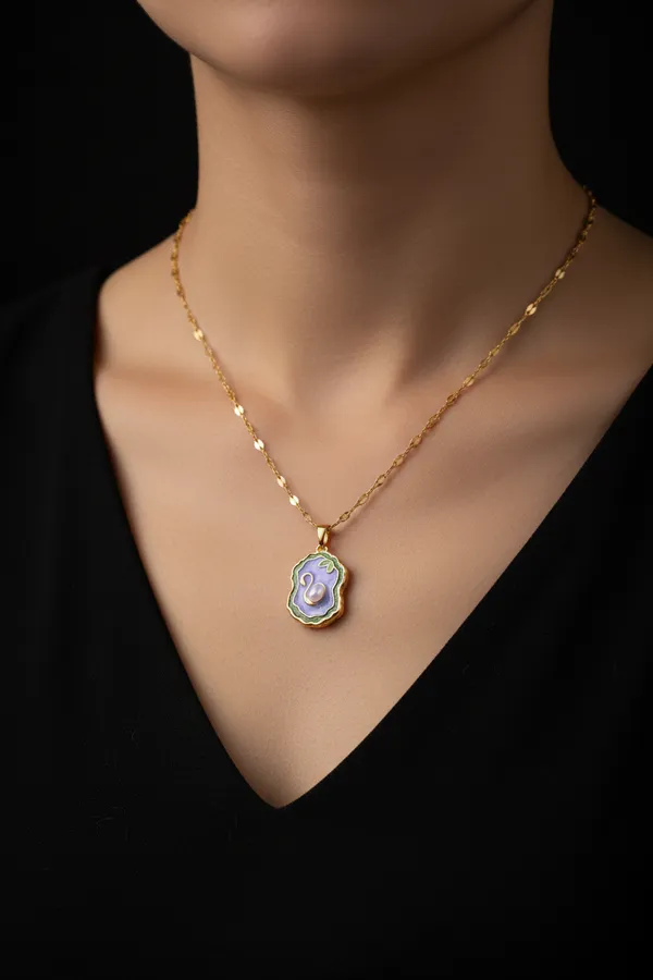 White_Elegant_Purple_Jade_Gourd_Pendant_Necklace_With_Gold_Chain_For_Women