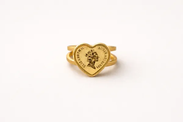 Golden_Heart_Shaped_Gold_Plated_Queen_Elizabeth_Ii_Coin_Ring_For_Women