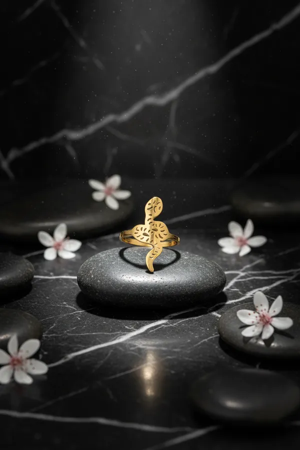 Golden_Elegant_Snake_Ring_With_Intricate_Cutout_Design_For_Women