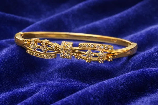 Gold_Plated_Crystal_Embellished_Designer_Bangle_Bracelet_For_Women