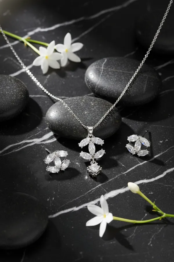 Silver_Sparkling_Crystal_Floral_Pendant_Necklace_And_Earrings_Set_For_Women