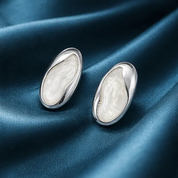 Silver_Elegant_Oval_White_Shell_Stud_Earrings_With_Border_For_Women