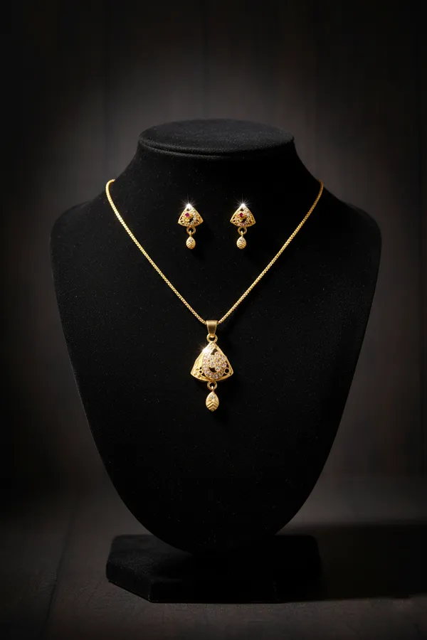Golden_Traditional_Gold_Plated_Crystal_Pendant_Necklace_And_Earrings_Set_For_Women