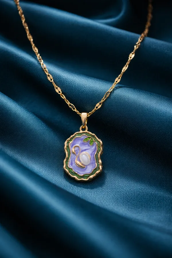 White_Elegant_Purple_Jade_Gourd_Pendant_Necklace_With_Gold_Chain_For_Women