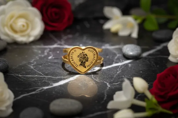 Golden_Heart_Shaped_Gold_Plated_Queen_Elizabeth_Ii_Coin_Ring_For_Women
