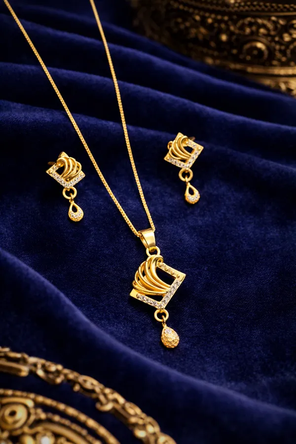Golden_Elegant_Gold_Plated_Pendant_Necklace_Set_With_Matching_Earrings_For_Women