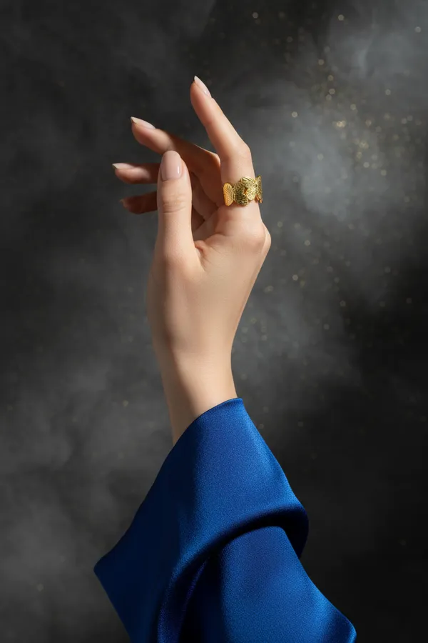 Golden_Elegant_Butterfly_Pattern_Ring_For_Women