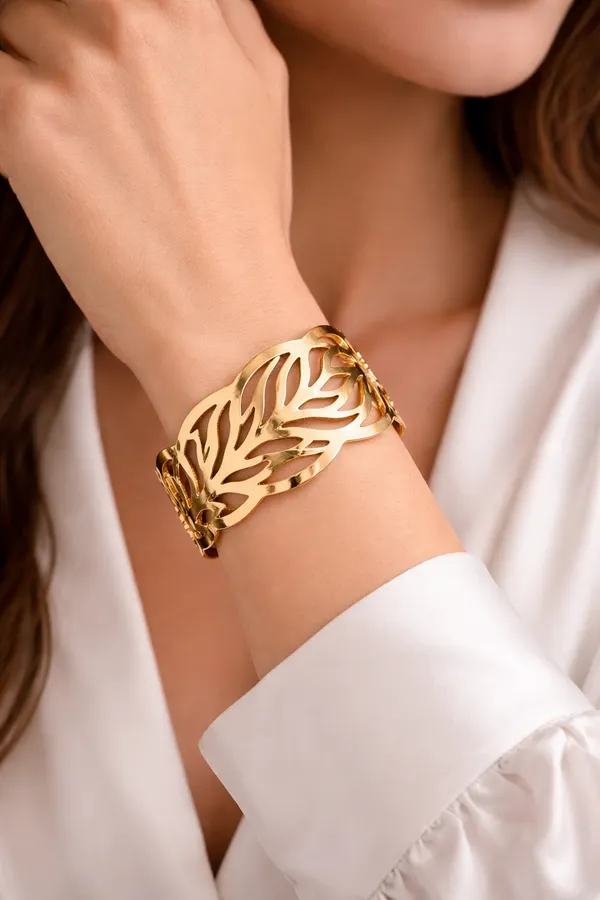 Gold_Plated_Leaf_Design_Statement_Bracelet_For_Women