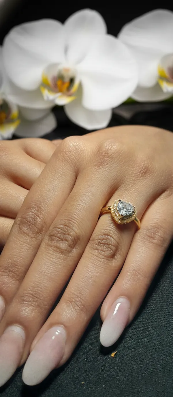Golden_Heart_Shaped_Diamond_Halo_Engagement_Ring_In_Rose_Gold_For_Women