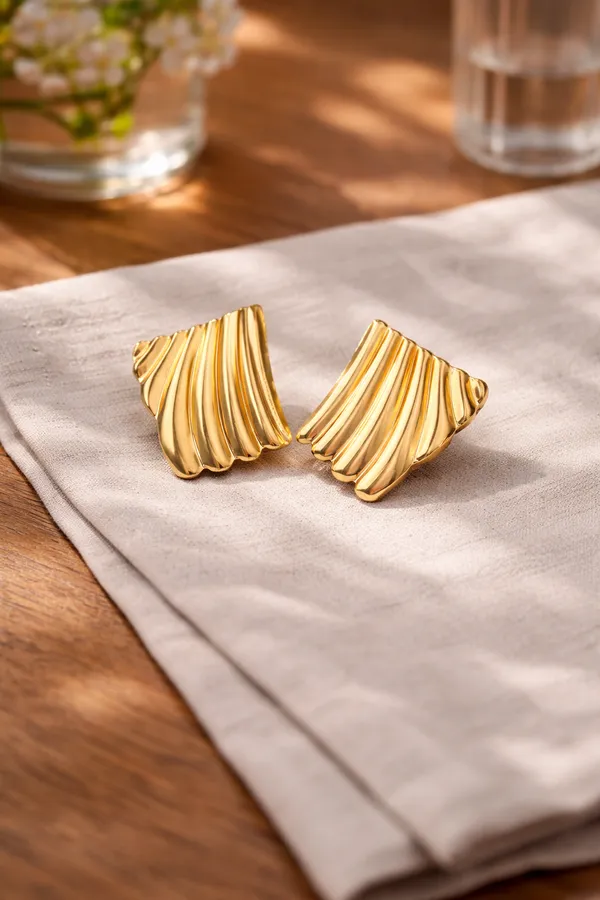Golden_Ridged_Statement_Stud_Earrings_For_Women