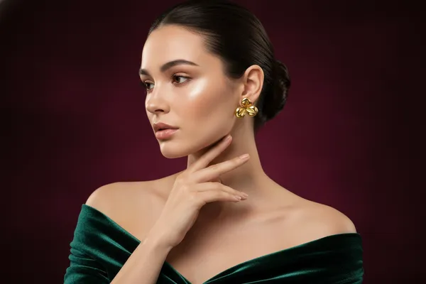 Golden_Three_Petal_Flower_Stud_Earrings_For_Women