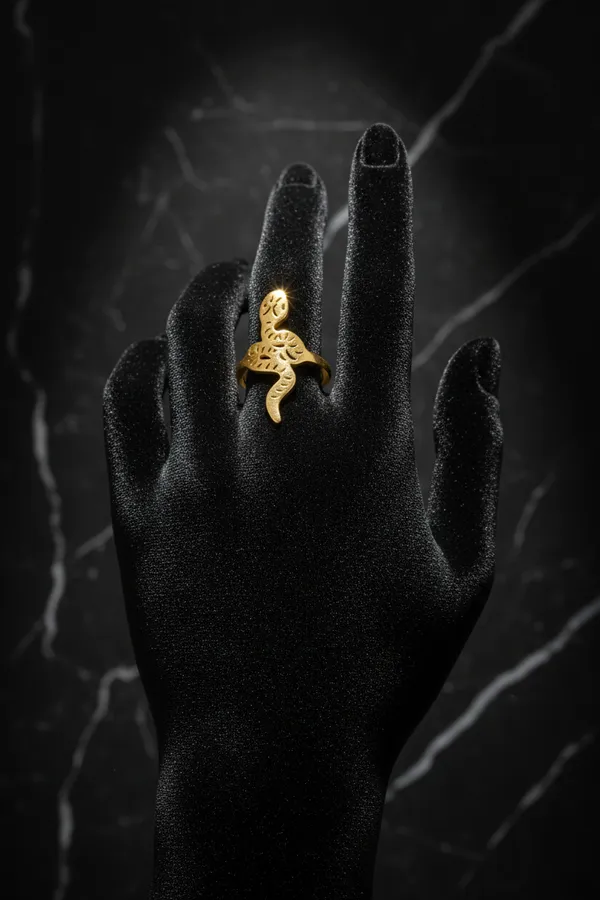 Golden_Elegant_Snake_Ring_With_Intricate_Cutout_Design_For_Women