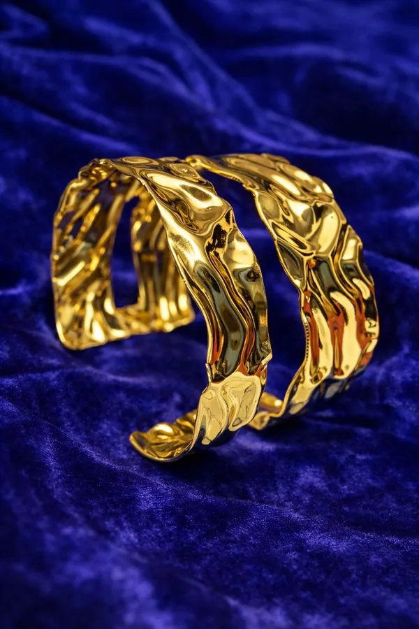Gold_Plated_Wavy_Open_Cuff_Bracelet_For_Women