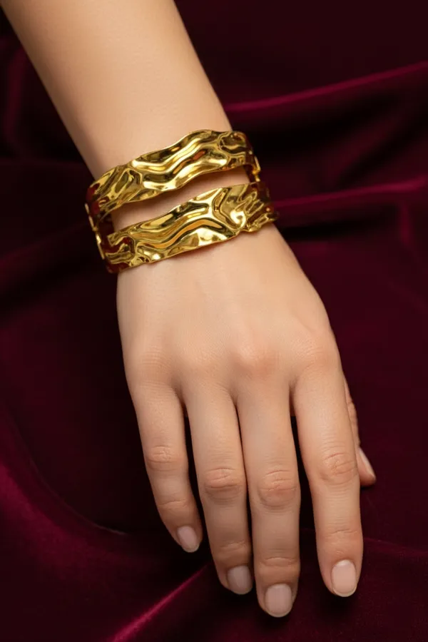Gold_Plated_Wavy_Open_Cuff_Bracelet_For_Women