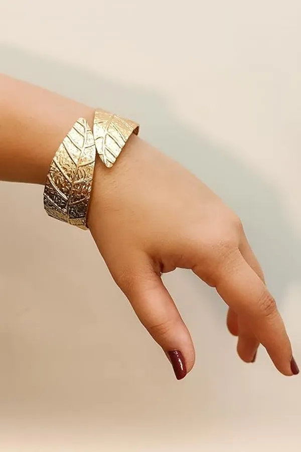 Golden_Leaf_Design_Adjustable_Cuff_Bracelet_For_Women
