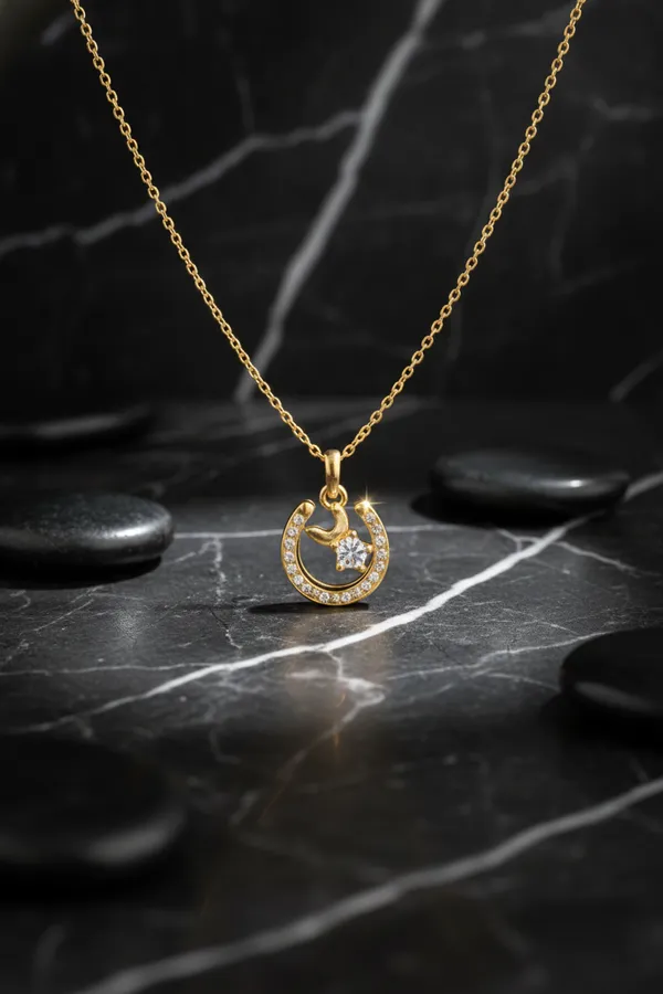 Gold_Plated_Horseshoe_Crystal_Pendant_Necklace_For_Women