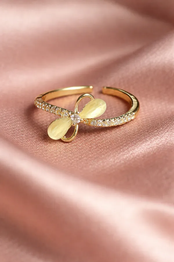 Golden_Elegant_Butterfly_Ring_With_Crystal_Accents_Adjustable_Fashion_For_Women