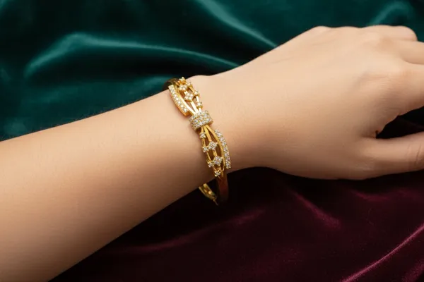 Gold_Plated_Crystal_Embellished_Designer_Bangle_Bracelet_For_Women