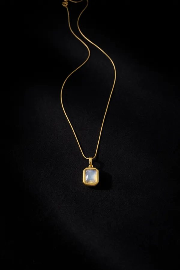 White_Elegant_Rectangular_Moonstone_Pendant_Necklace_With_Gold_Chain_For_Women