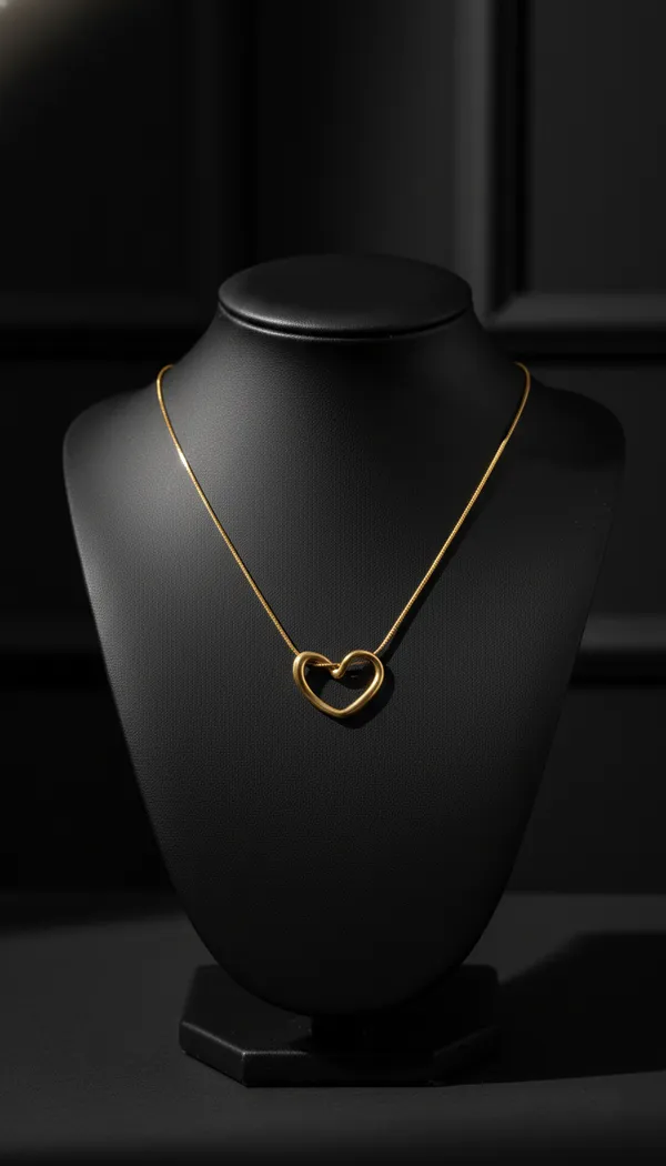 Golden_Elegant_Gold_Heart_Pendant_Necklace_For_Women