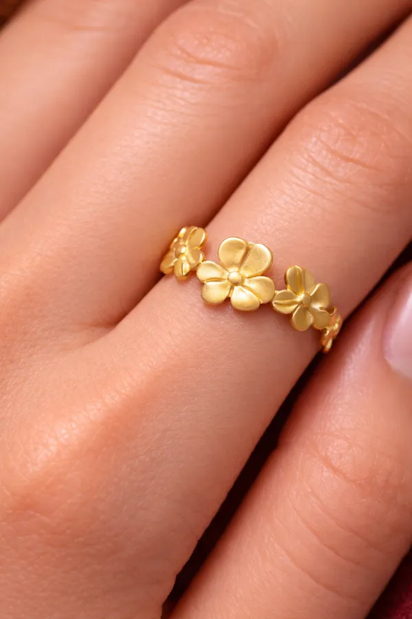 Golden_Elegant_Floral_Ring_With_Adjustable_Open_Band_For_Women