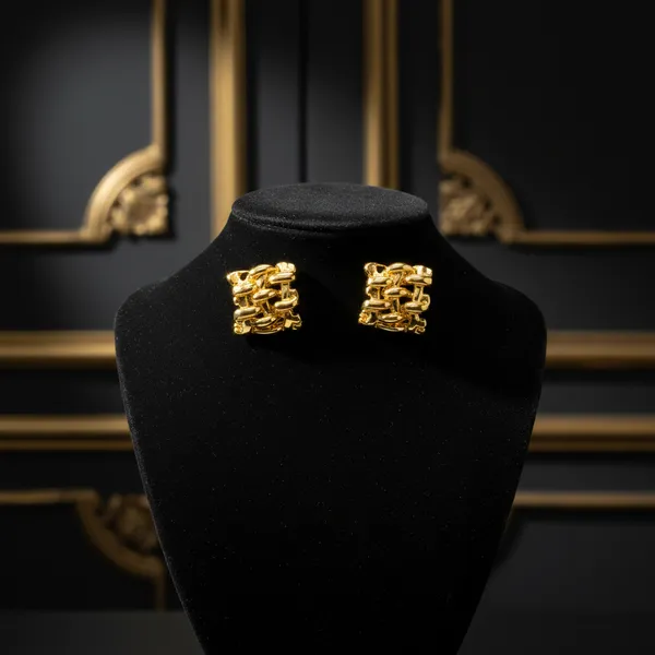 Golden_Elegant_Woven_Square_Stud_Earrings_For_Women
