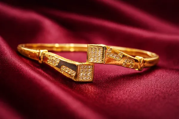 Gold_Plated_Designer_Geometric_Bangle_Bracelet_For_Women