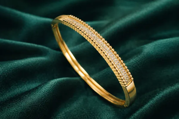 Gold_Plated_Crystal_Studded_Bangle_Bracelet_For_Women