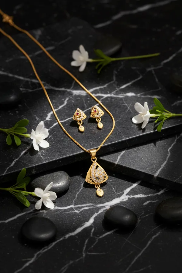 Golden_Traditional_Gold_Plated_Crystal_Pendant_Necklace_And_Earrings_Set_For_Women