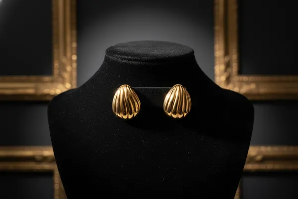 Gold_Plated_Ridged_Teardrop_Stud_Earrings_For_Women