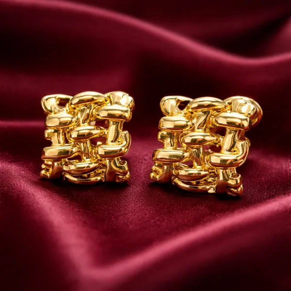 Golden_Elegant_Woven_Square_Stud_Earrings_For_Women