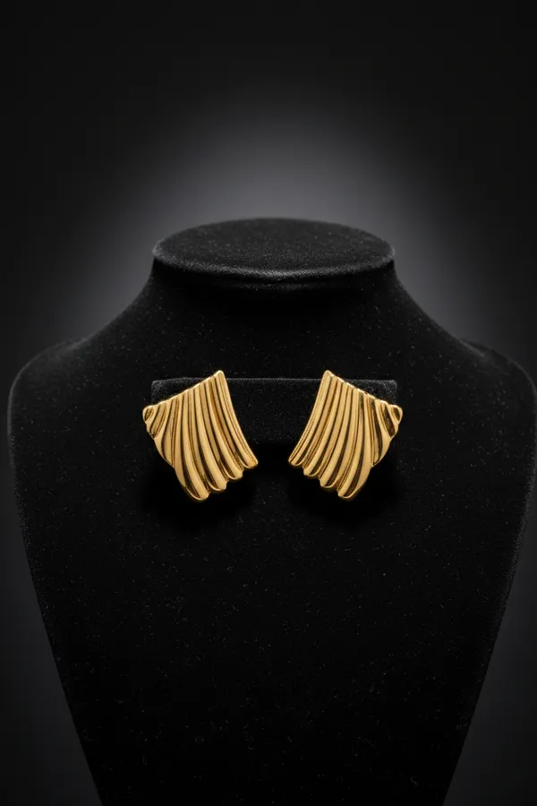 Golden_Ridged_Statement_Stud_Earrings_For_Women